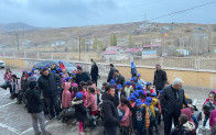 Erzurum Horasan Hacıhalil Köyü Derneği Çocuklara Kışlık Giyim Dağıttı