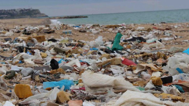 Karaburun – Yeniköy Sahili Çöplük Gibi Oldu