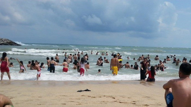 Karaburun’da denize giren bir kız çocuğu boğuldu