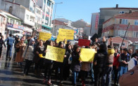 Arnavutköylü Gençler Özgecan Aslan ve Kadına Yönelik Şiddet İçin Yürüdü