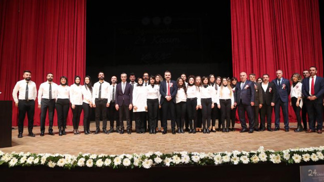 Arnavutköy’de Öğretmenler Günü Kutlandı