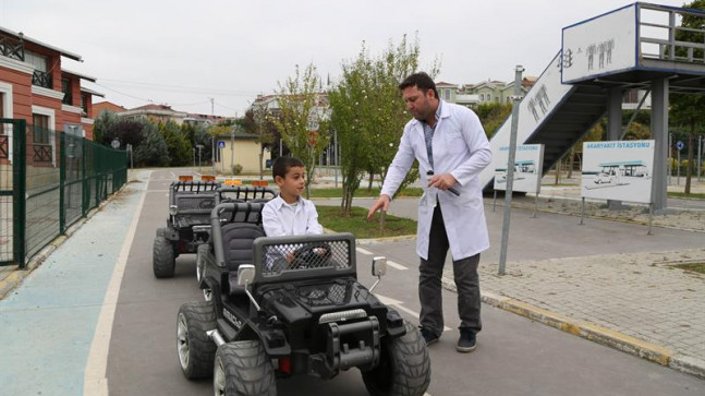 Arnavutköylü Öğrenciler Trafik Kurallarını Öğreniyor