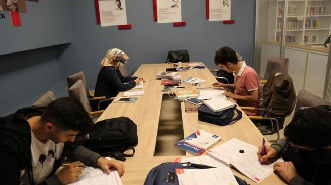 Millet Kıraathanesi ve Şehir Kütüphanesine Yoğun İlgi