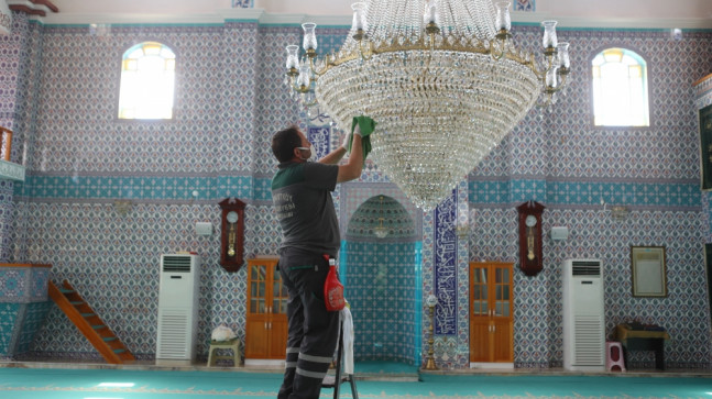 HER GÜN 2 CAMİNİN TEMİZLİĞİ YAPILIYOR